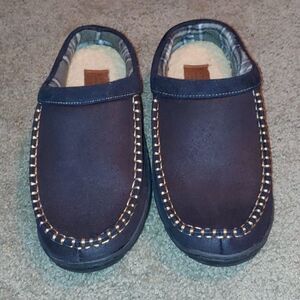 Signature Levi Strauss Slippers Sz 7-8 NWOT